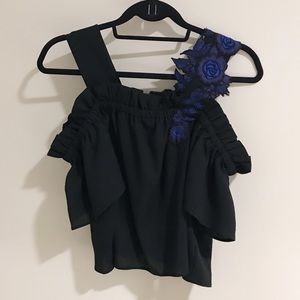 Loose Ruffled Black Top w/ Lace